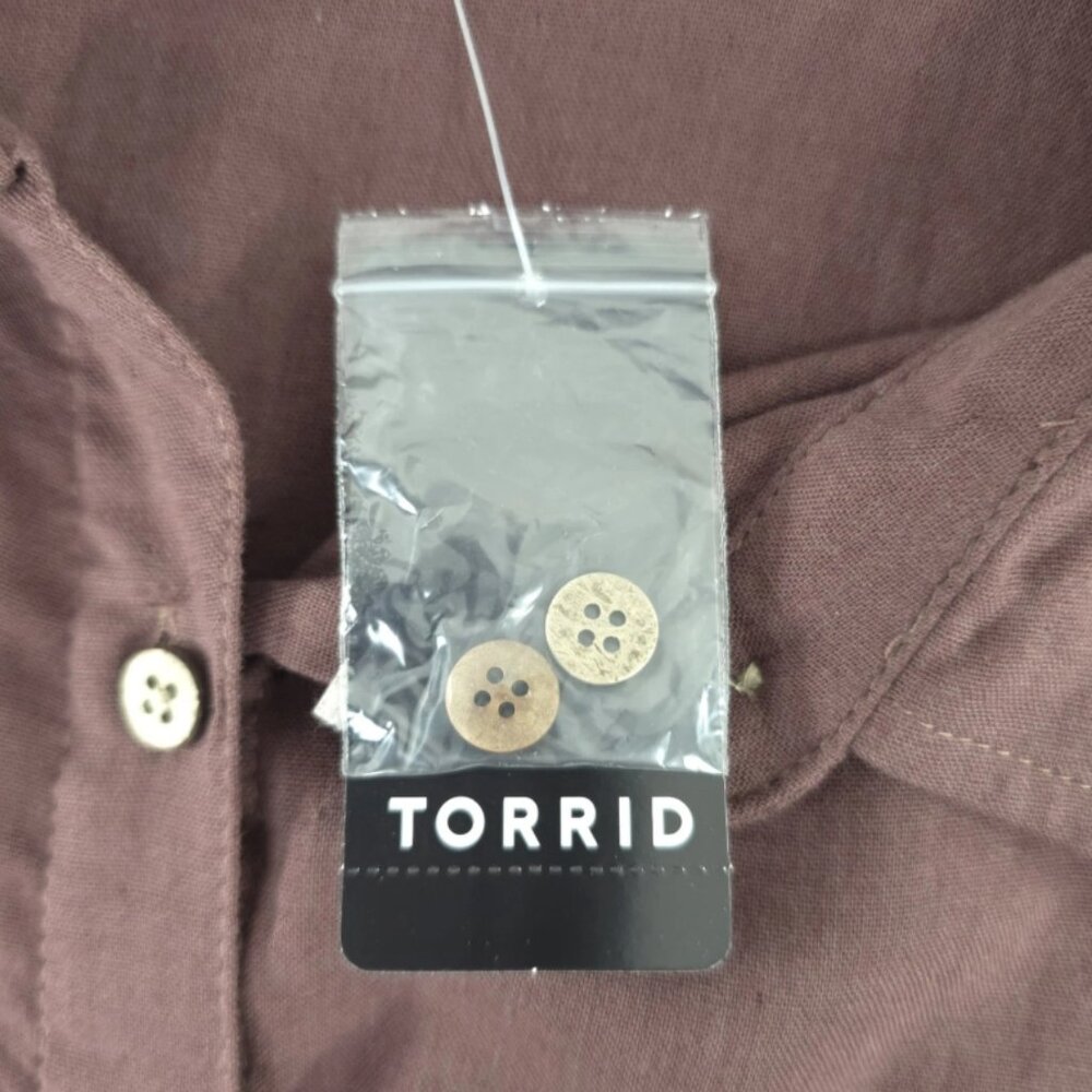 NWT TORRID WOMEN'S PLUS SIZE 4X DUOFOLD BUTTON UP SHORT SLEEVE BROWN SHIRT PUCE - Picture 4 of 8